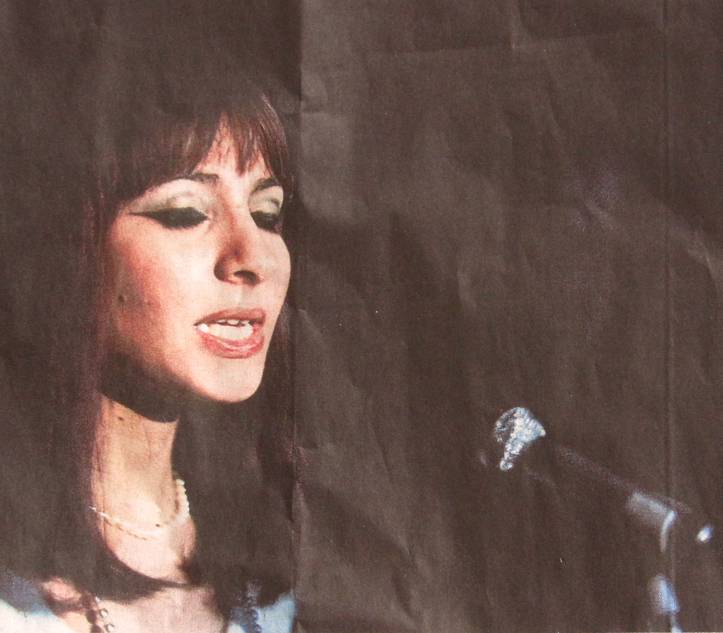 Pharaonische Per�cke, alt�gyptischer Lidstrich, scheue Dominanz: Esther Ofarim Ende der sechziger Jahre - Foto:dpa