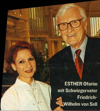 Esther Ofarim & Friedrich-Wilhelm von Sell at the benefit gala 2003 - picture © by BUNTE